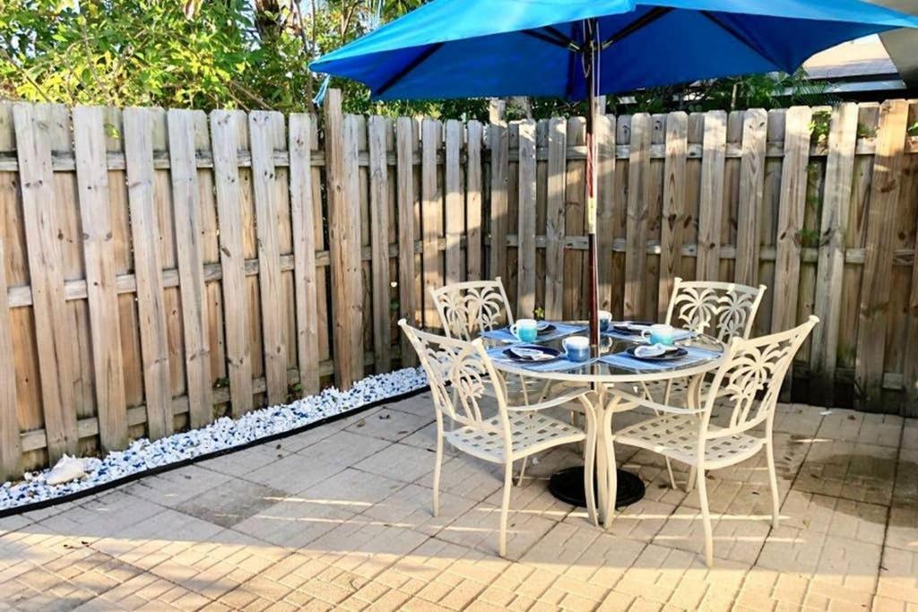 Gorgeous Beachy Chic Condo In Key Biscayne Маями Екстериор снимка