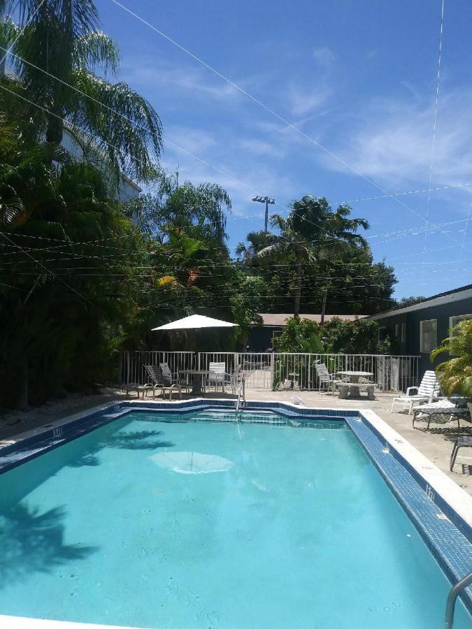 Gorgeous Beachy Chic Condo In Key Biscayne Маями Екстериор снимка