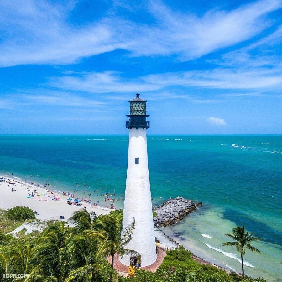 Gorgeous Beachy Chic Condo In Key Biscayne Маями Екстериор снимка